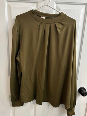 Pleated Yoke Long Sleeve Top in Olive